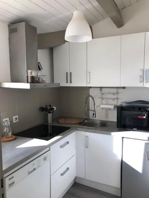 Apartment St Martin With Aircon, Car Park & Swimming Pool Across Street,access To Shared Garden Area *